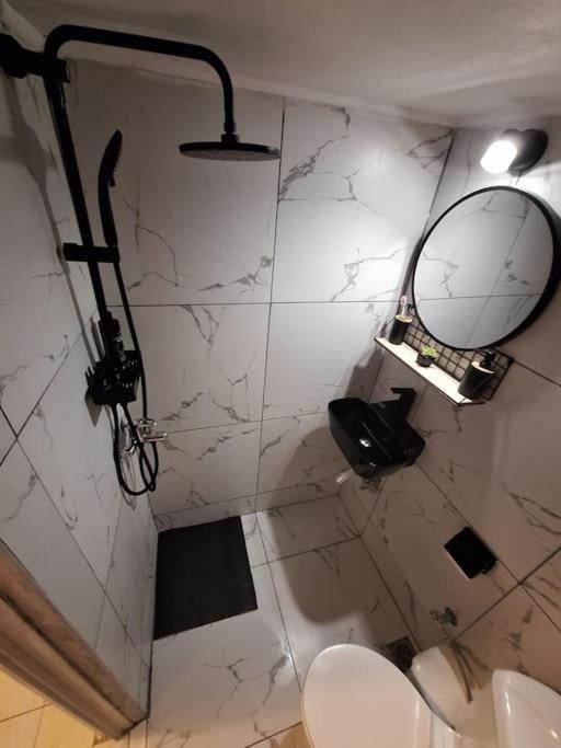 Queen Suites 60M2 Thessaloniki Exterior foto